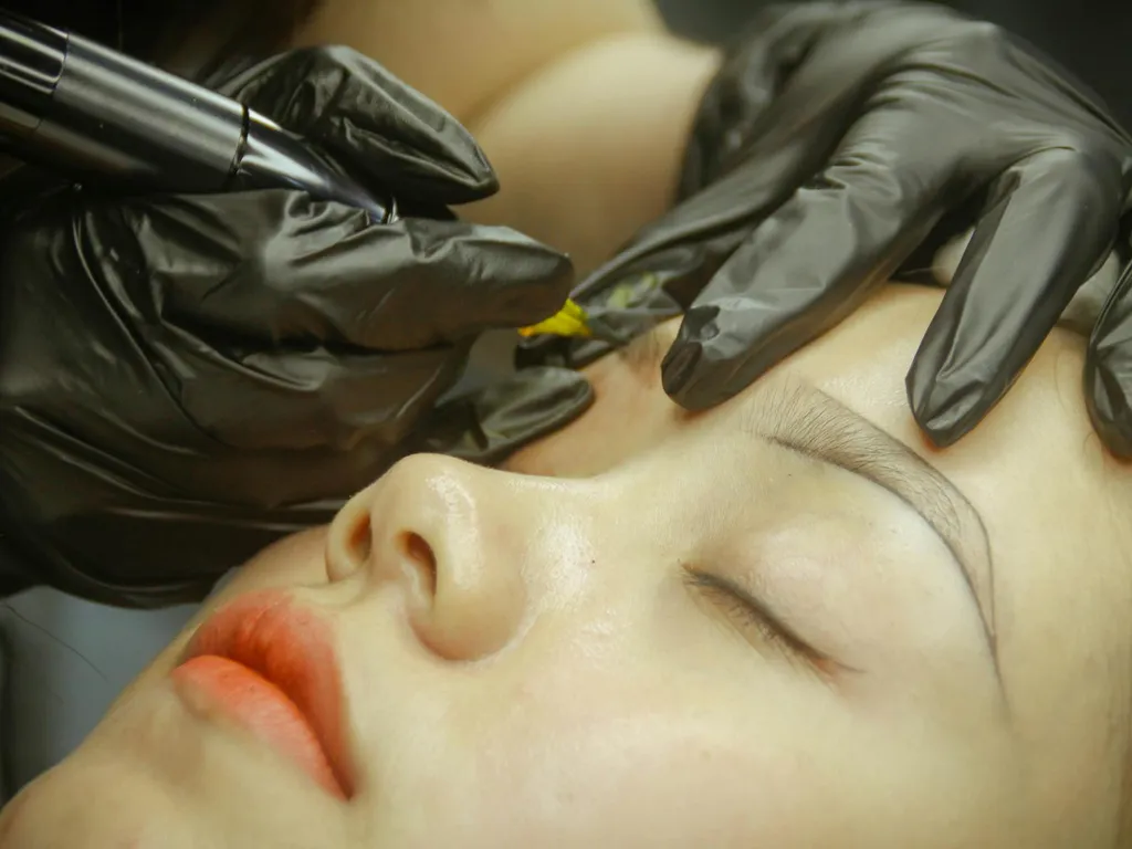 Avantages et inconvénients du vernis semi-permanent pour protéger la santé de vos ongles